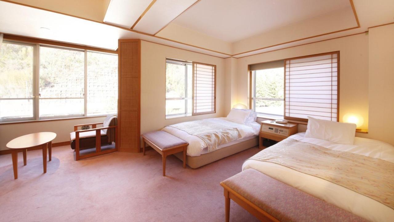 Shimobe Hotel Minobu Exteriör bild