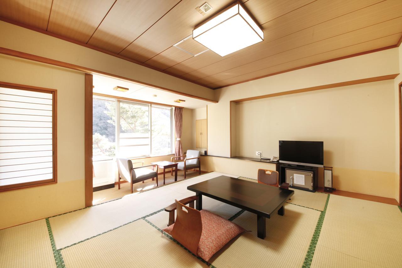 Shimobe Hotel Minobu Exteriör bild