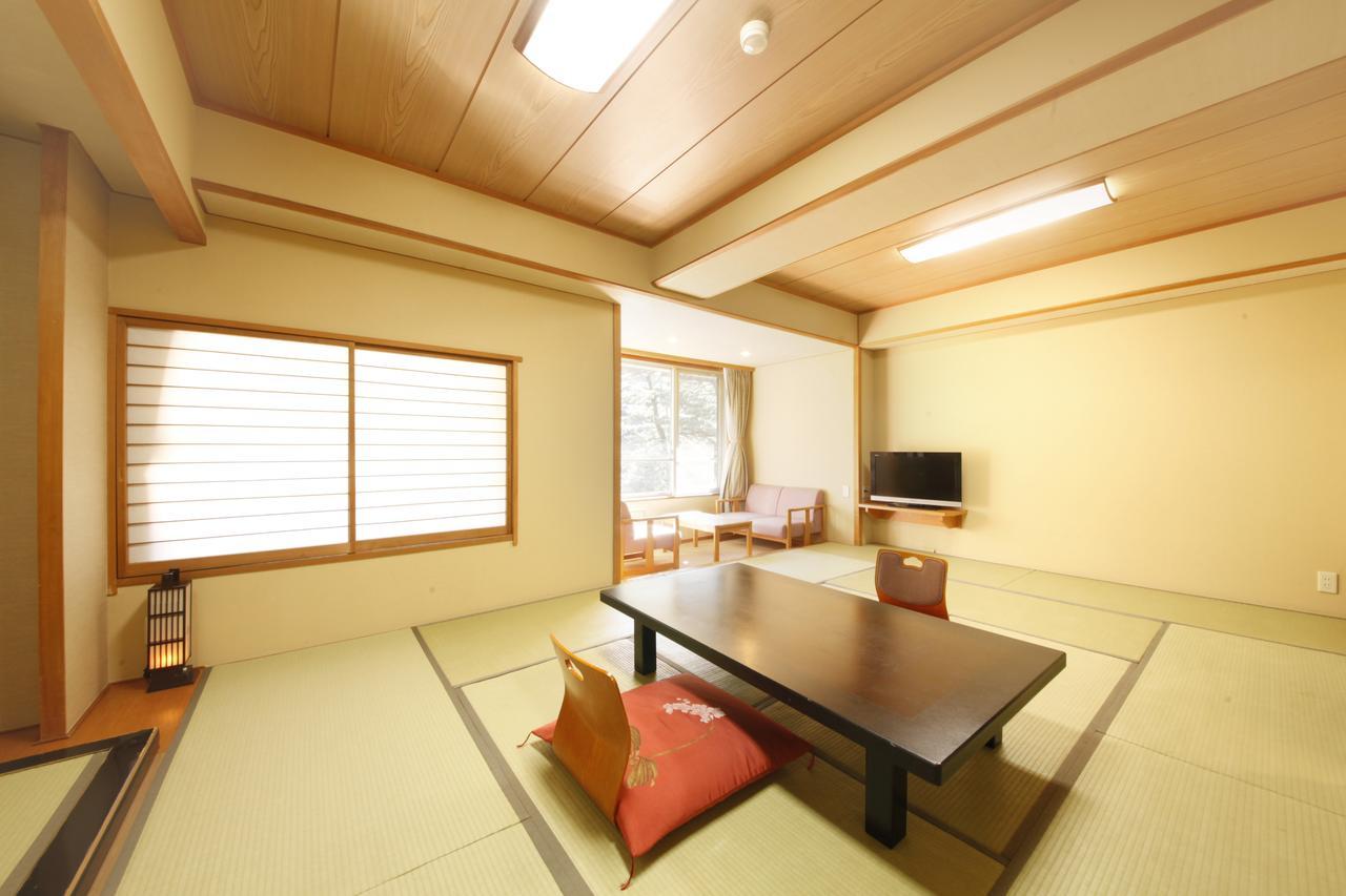 Shimobe Hotel Minobu Exteriör bild